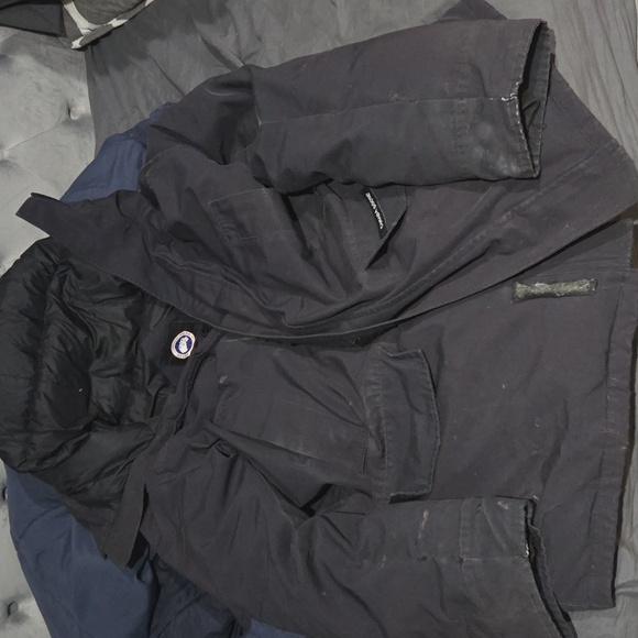 Canada Goose Men's Black Puffer Jacket - Picture 1 of 4